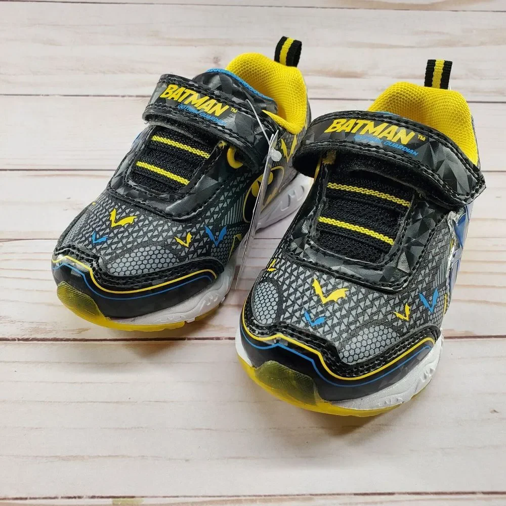 Batman Light Up Shoes Sneakers Toddler Size 6 Black DC Comics Super Hero‎ Gotham